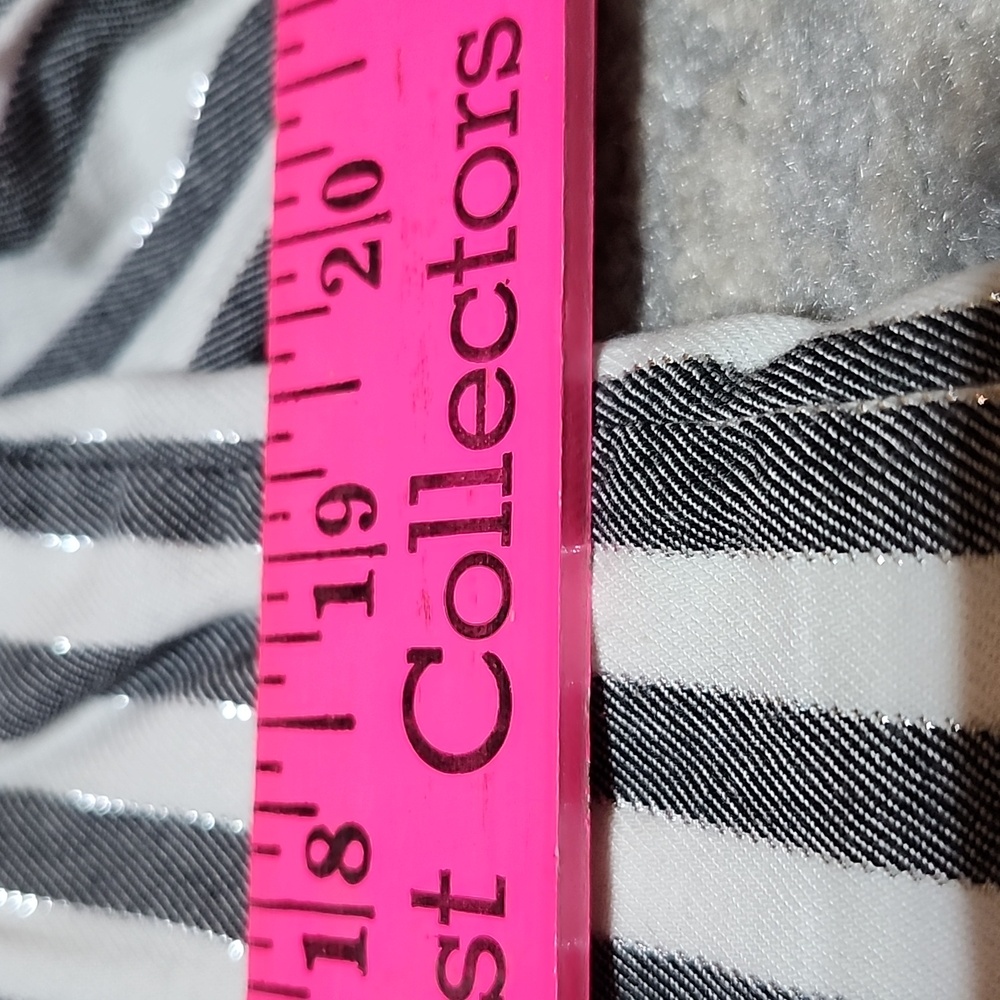 VICTORIA SECRET METALLIC STRIPED LONG-SLEEVE & SHORT LOUNGE SLEEPWEAR SET - Picture 6 of 16